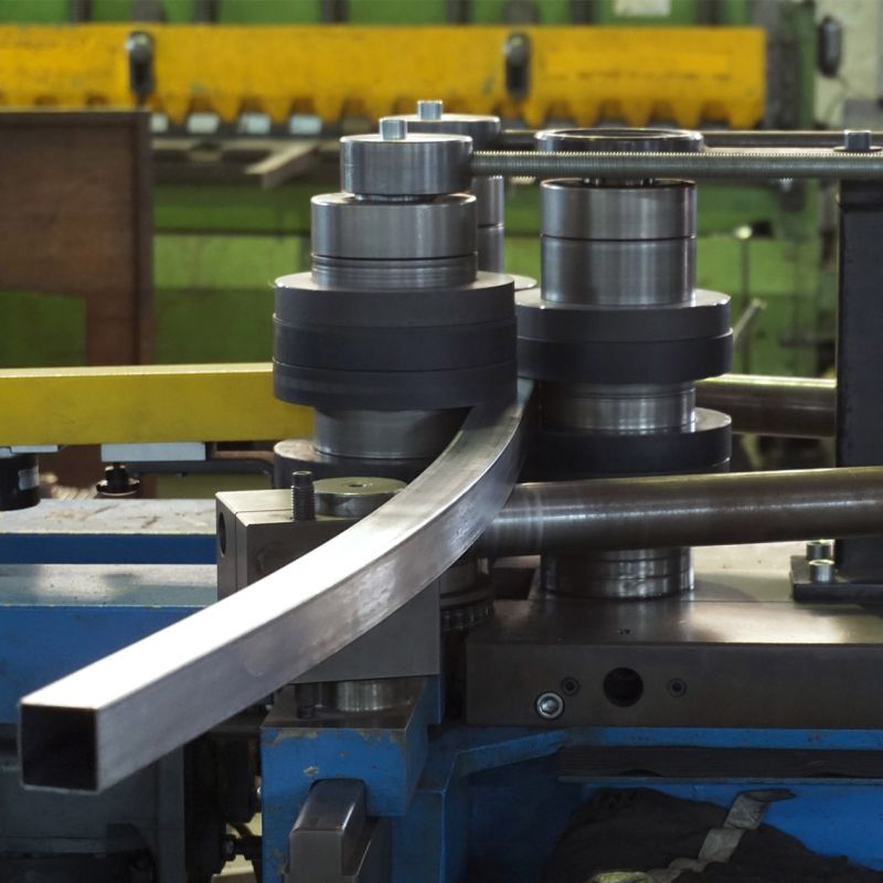 Escam&eacute;tal - Services aux professionnels - Cintrage de t&ocirc;les, tubes et profil&eacute;s en m&eacute;tal - Hauconcourt, Moselle