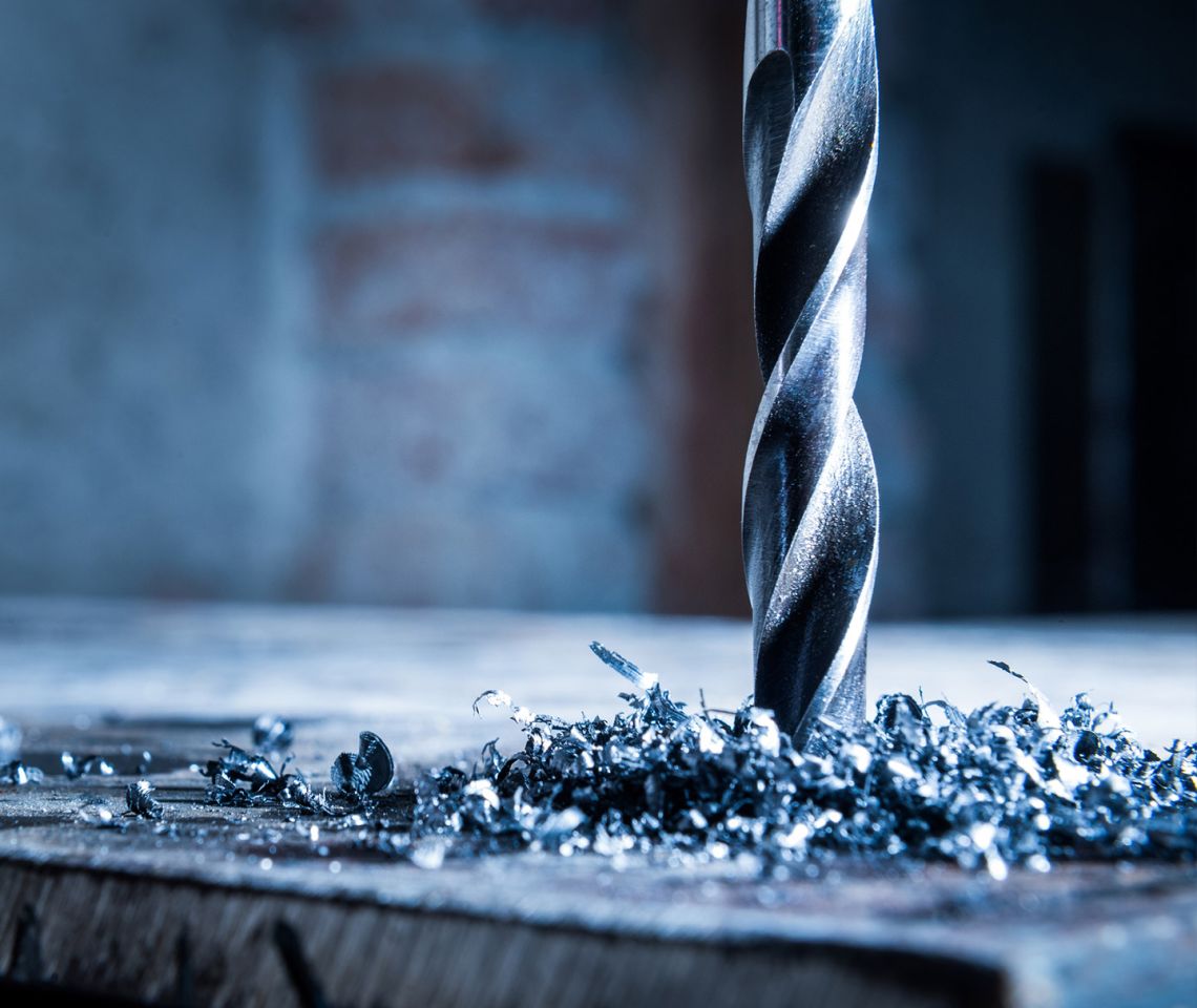 Escam&eacute;tal - Services aux professionnels - Per&ccedil;age et poinconnage de t&ocirc;les, plots et corni&egrave;res en acier ou en inox - Hauconcourt, Moselle